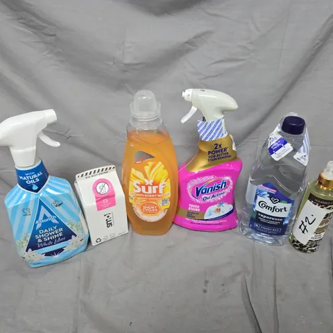 APPROXIMATELY 12 ASSORTED HOUSEHOLD LIQUID PRODUCTS TO INCLUDE VANISH OXI-ACTION, ASTONISH DAILY SHOWER & SHINE, COMFORT VAPORESSE, ETC - COLLECTION ONLY
