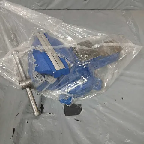 BENCH VICE IN BLUE