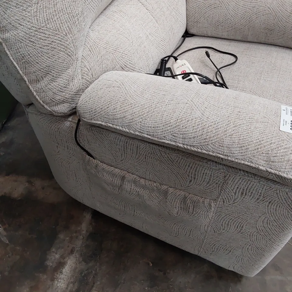 QUALITY BRITISH DESIGNER G PLAN CHADWICK DUEL ELEVATE EASY CHAIR CORAL MULTI FABRIC