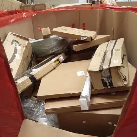 PALLET OF ASSORTED HOUSEHOLD GOODS AND PRODUCTS TO INCLUDE; BLIND, KIDS TRICYCLE, CAT LITTER BOX, TOILET SEATS ETC