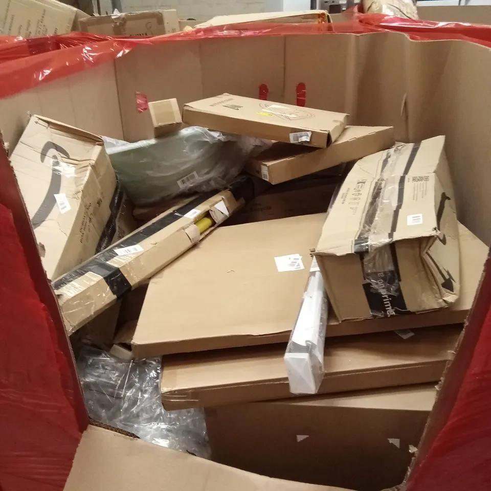 PALLET OF ASSORTED HOUSEHOLD GOODS AND PRODUCTS TO INCLUDE; BLIND, KIDS TRICYCLE, CAT LITTER BOX, TOILET SEATS ETC