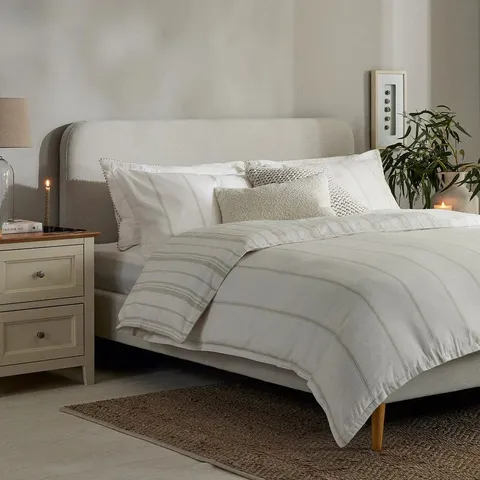 BOXED DUSK ASCOT BED FRAME - NATURAL // SIZE: 4FT6 DOUBLE (2 BOXES)