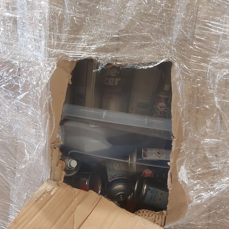 PALLET CONTAINING A VERY LARGE QUANTITY OF CARPLAN DE-ICER ECT