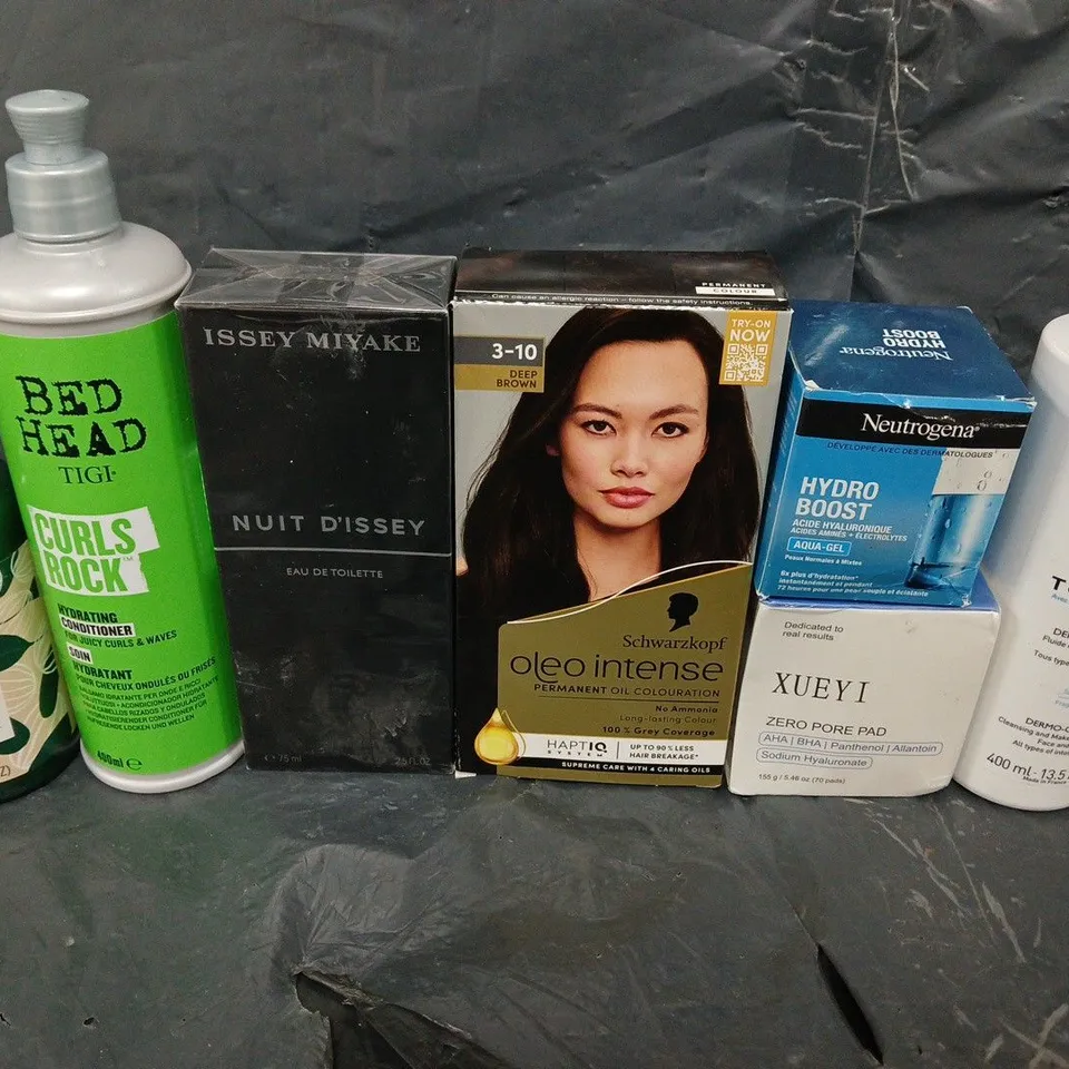 APPROXIMATELY 15 ASSORTED HEALTH & BEAUTY PRODUCTS TO INCLUDE SHAMPOO'S, CONDITIONER AND DERMO CLEANSER 