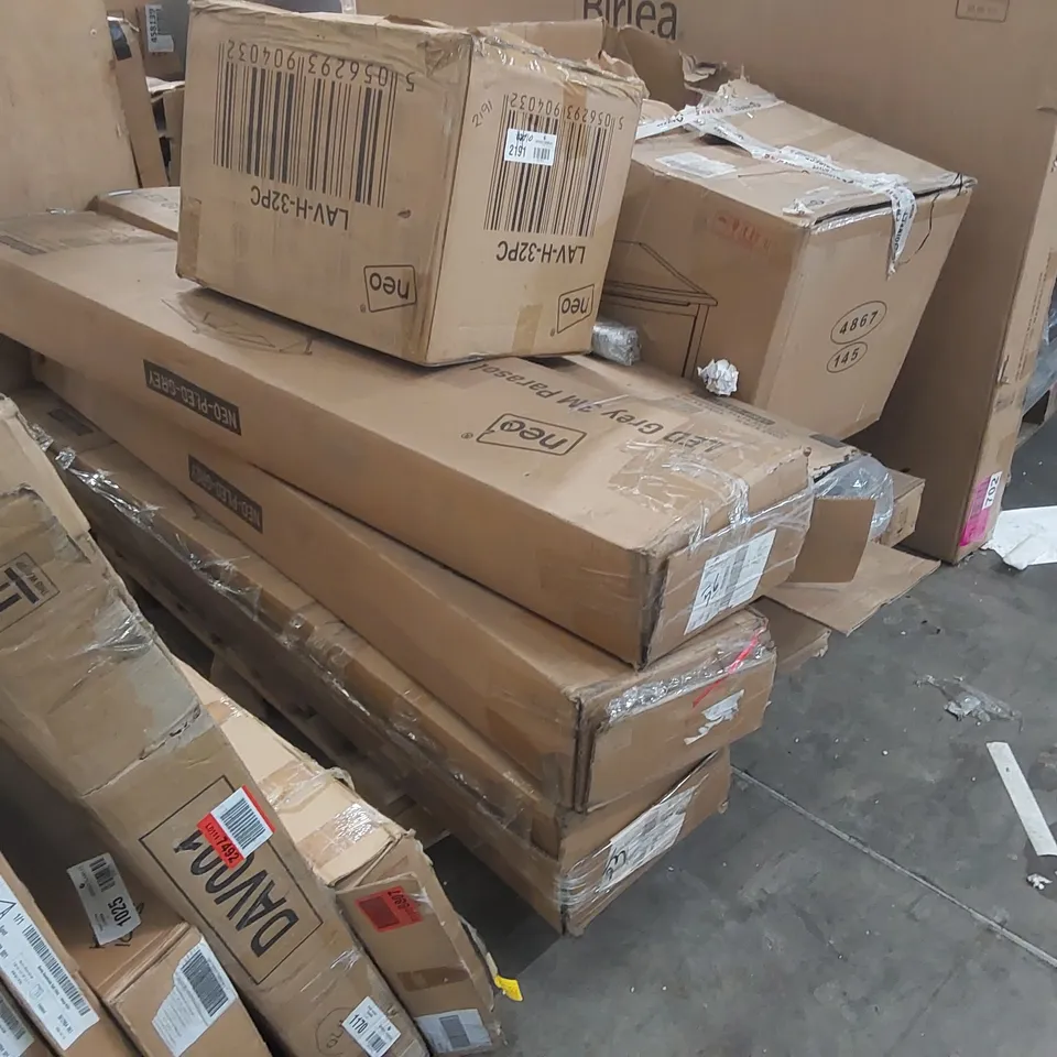 PALLET CONTAINING APPROXIMATELY 4x BOXED PARASOLS AND OTHER ASSORTED ITEMS
