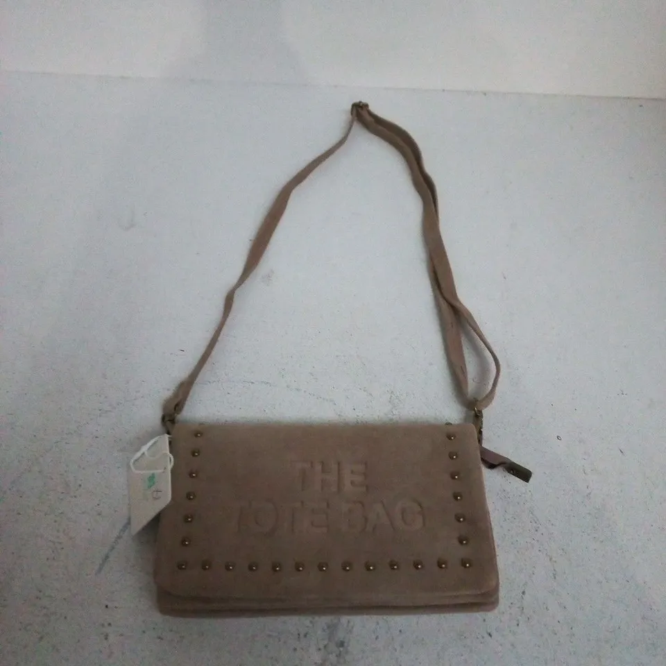 JAMIE HANDBAG WITH STUDDED DETAILING – TAN SHOULDER BAG