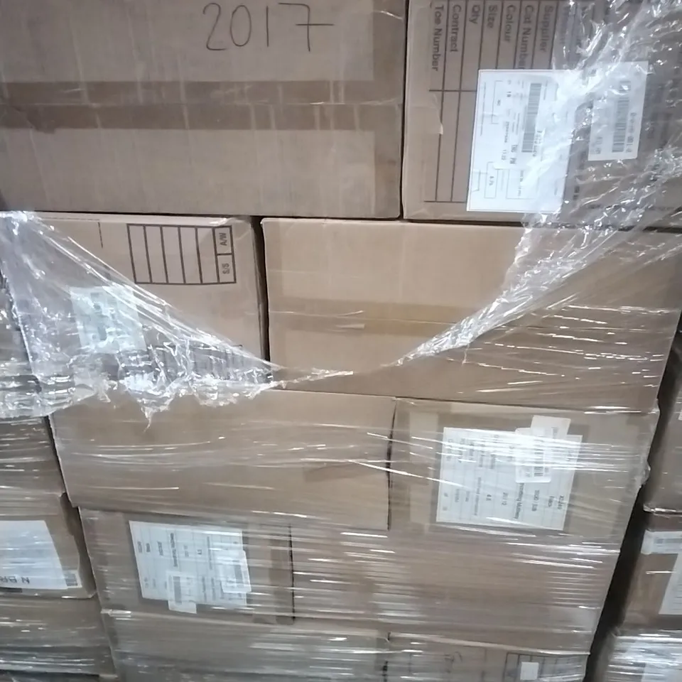 PALLET CONTAINING APPROXIMATELY 120 BRAND NEW DESIGNER WOMEN'S CLOTHES WHICH INCLUDE; JD WILLIAMS AND SIMPLY BE JEANS, SWIMSUITS, SHIRTS ETC