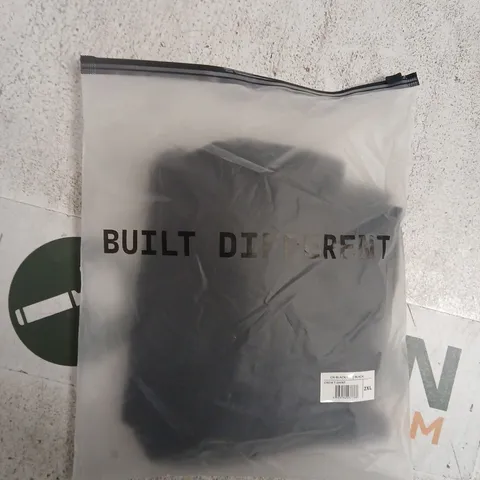 BAGGED BUILT DIFFERENT CREW T-SHIRT IN BLACK SIZE 2XL