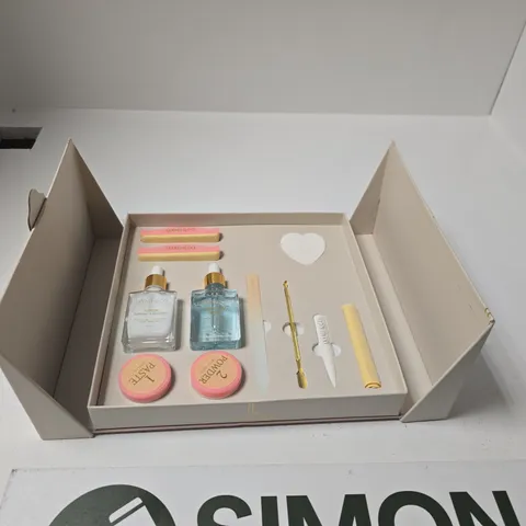 LAYALI & CO. BEAUTY GIFT SET – BOXED WITH TWO GLASS BOTTLES & ACCESSORIES