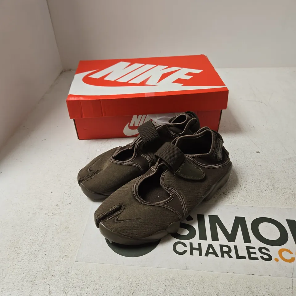 NIKE WMNS AIR RIFT NEO – DARK HAZEL/SHIMMER, UK 6.5 (US 9) WOMEN'S SHOES