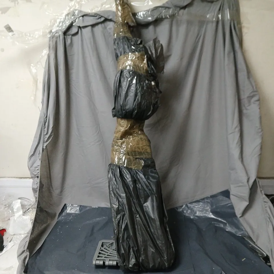 SHARK FLOOR AND HANDHELD STEAM CLEANER S6005. UNBOXED