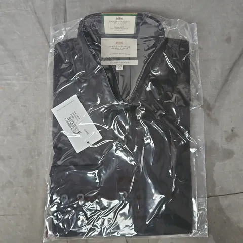 BAGGED HAWES & CURTIS SLIM FIT SEMI CUTAWAY COLLAR SINGLE CUFF SHIRT IN BLACK SIZE 15.5/34