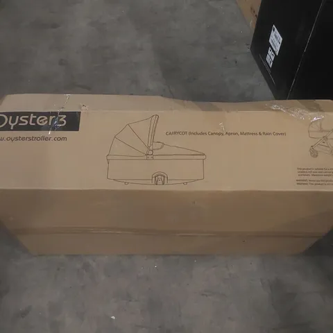 BOXED OYSTER 3 CARRYCOT 