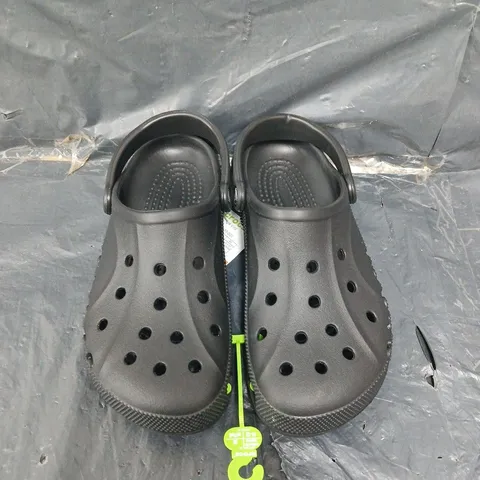 PAIR OF CLASSIC CROC CLOGS IN BLACK - UK SIZE 7