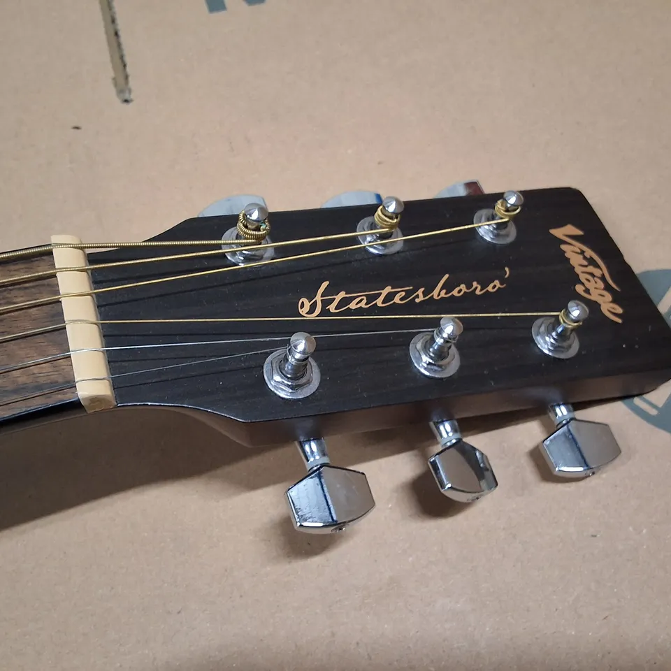 VINTAGE STATESBORO ACOUSTIC GUITAR (VE440WK) WITH GIG BAG