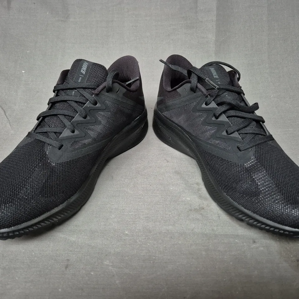 BRAND NEW BOXED PAIR OF NIKE QUEST 3 SHOES IN BLACK UK SIZE 7