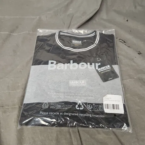 BAGGED BARBOUR INTERNATIONAL LOGO TIPPED TEE IN BLACK SIZE XL