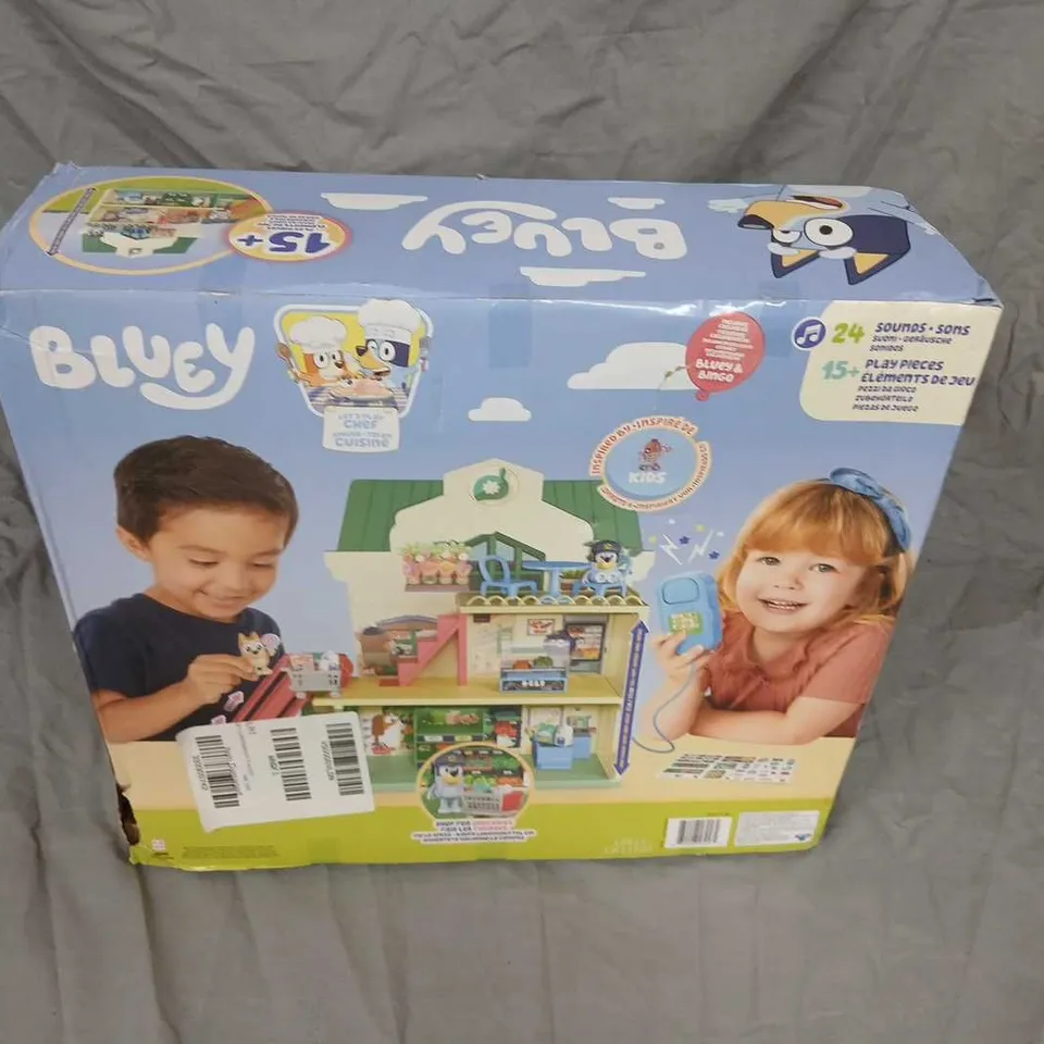 BLUEY SUPERMARKET PLAYSET – BOXED WITH FIGURES (BLUEY & BINGO)