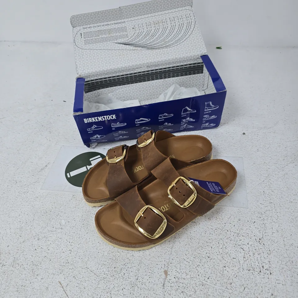 BIRKENSTOCK ARIZONA BIG BUCKLE SANDALS – COGNAC, UK 7 (EU 40)