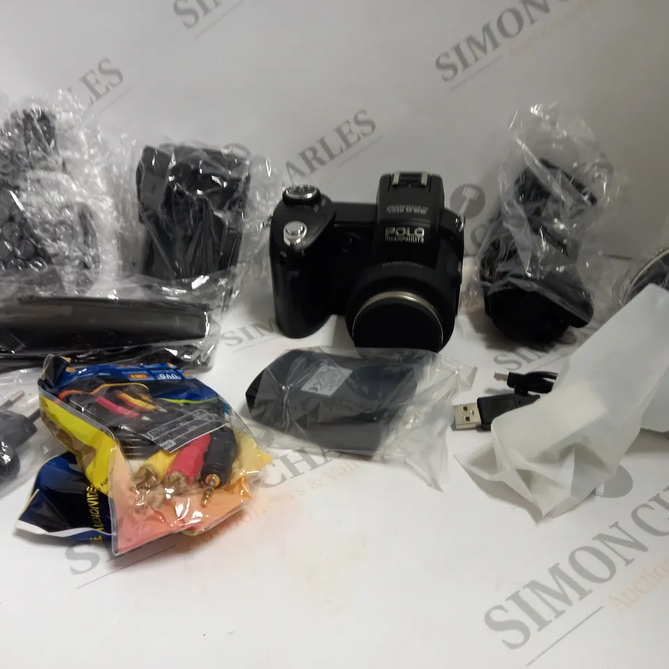 BOXED POLO SHARPSHOTS D7200 AUTO FOCUS CAMERA WITH ACCESSORIES & CASE