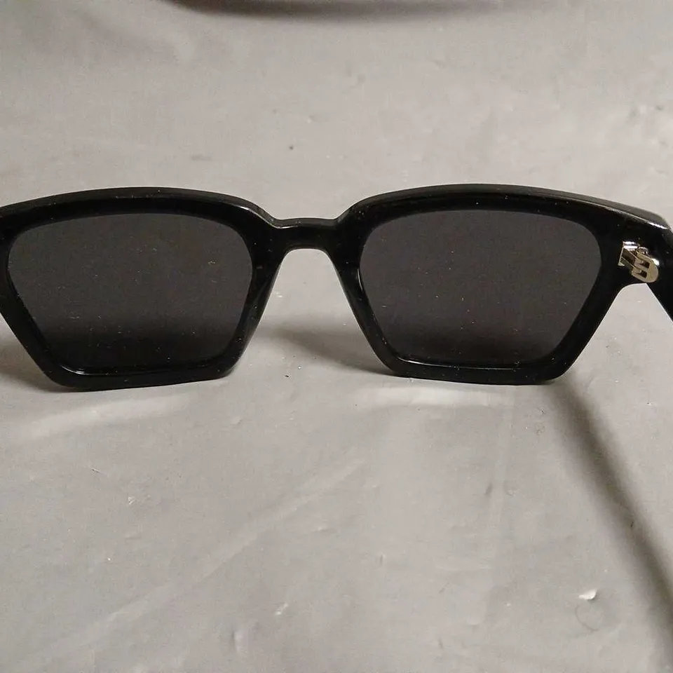 BOXED PAIR OF MELLER SPECS BLACK FRAMED GLASSES 