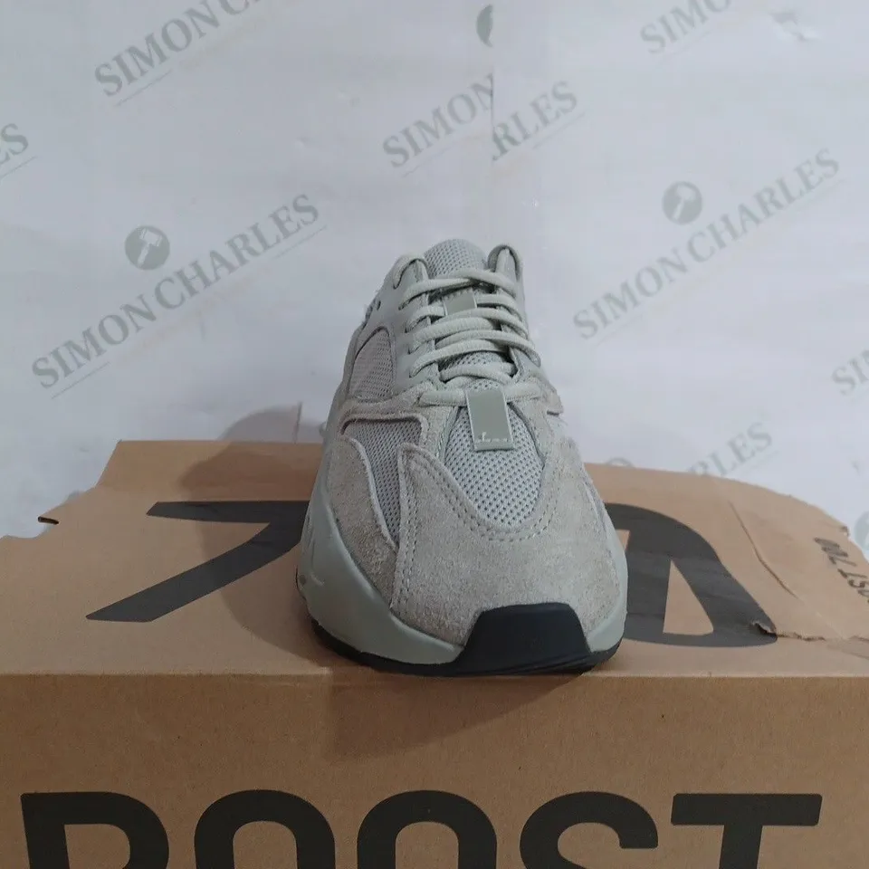 ADIDAS YEEZY BOOST 700 IN LIGHT KHAKI - UK 5