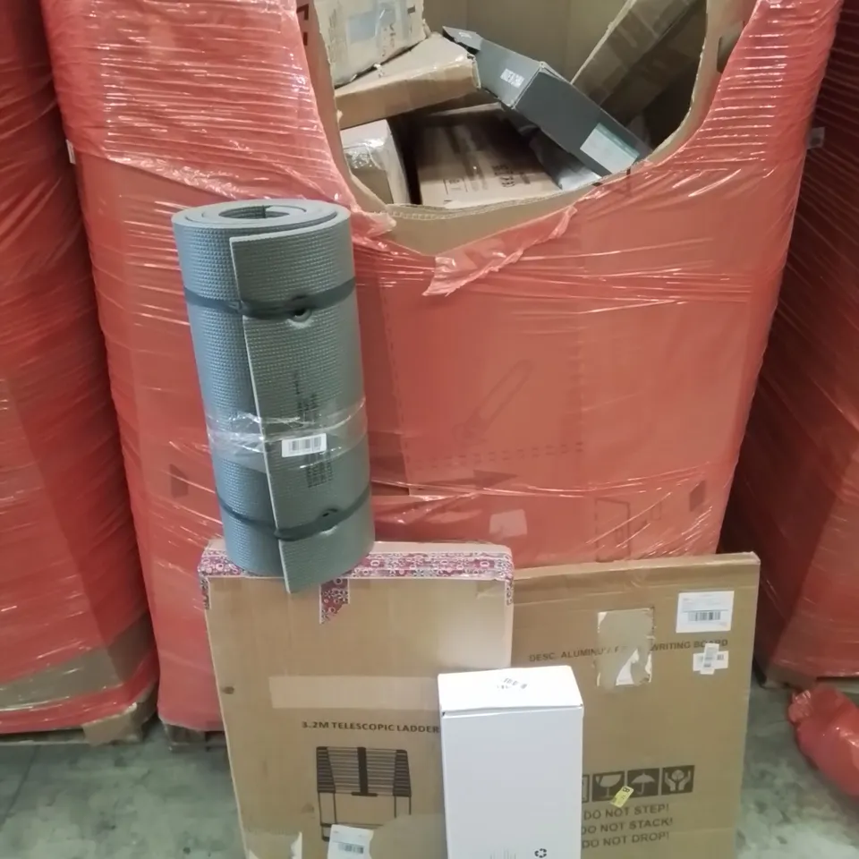 PALLET CONTAINING VARIOUS ASSORTED BOXED HOUSEHOLD ITEMS TO INCLUDE: EXTENDABLE TAP, 3.2M TELESCOPIC LADDERS, YOGA MAT, CHRISTMAS TREE AND LOTS MORE UNMARKED BOXED ITEMS 