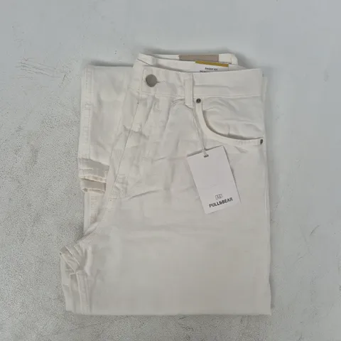 PULL & BEAR BAGGY FIT JEANS IN WHITE SIZE UK 10