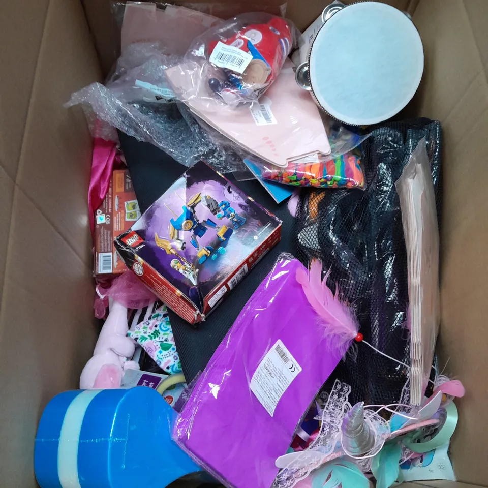 LARGE QAUNTIITY OF ASSORTED TOYS TO INCLUDE TEDDIES, LEGO AND FANCY DRESS