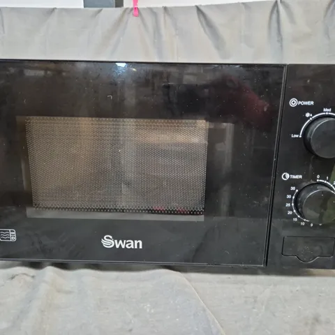 BOXED SWAN 20L 700W MANUAL MICROWAVE - BLACK - COLLECTION ONLY