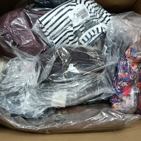 APPROXIMATELY 25 ASSORTED CLOTHING ITEMS IN VARIOUS SIZES, COLOURS & STYLES TO INCLUDE BRANDS SUCH AS DUNE, WHITE STUFF, D&CO, ETC - COLLECTION ONLY