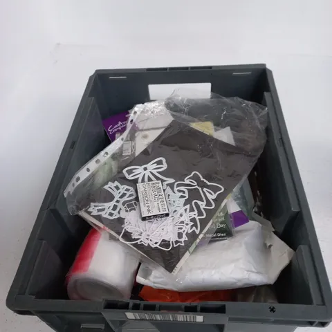 TOTE OF APPROXIMATELY 12 ASSORTED ITEMS TO INCLUDE: WIRELESS SANDER NO BATTERY