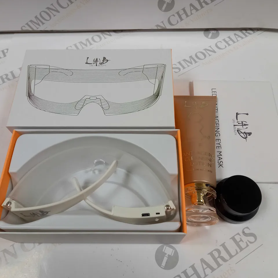 BOXED LAB LIFE + BEAUTY ANTI AGEING EYE MASK 