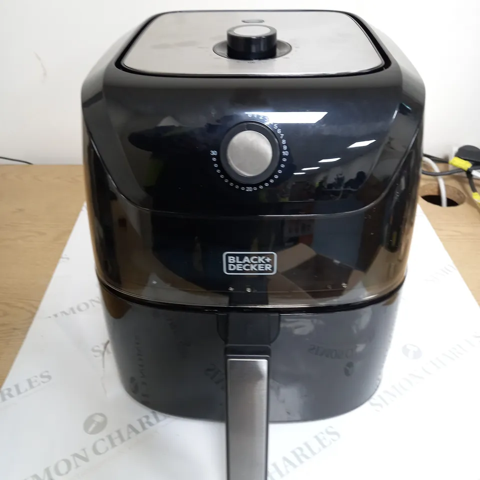 BLACK & DECKER 7L AIR FRYER 