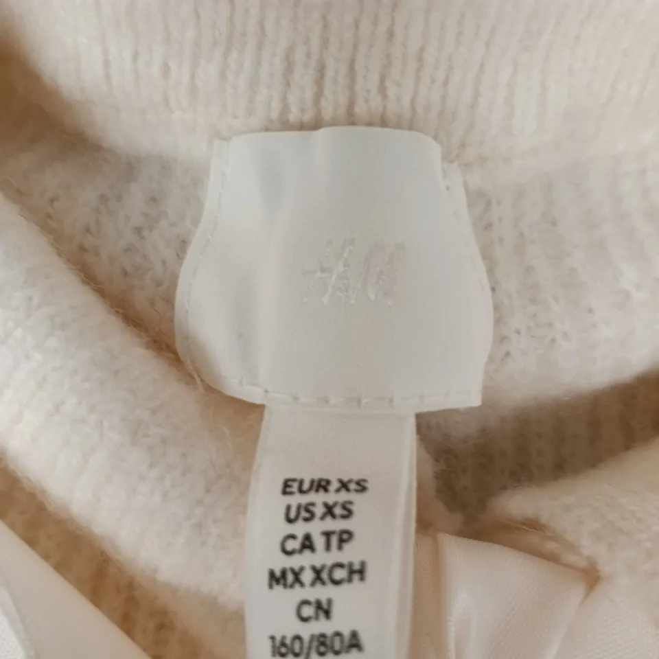 H&M CARDIGAN WITH RIBBON BOW – WHITE (VERIFY SIZE)
