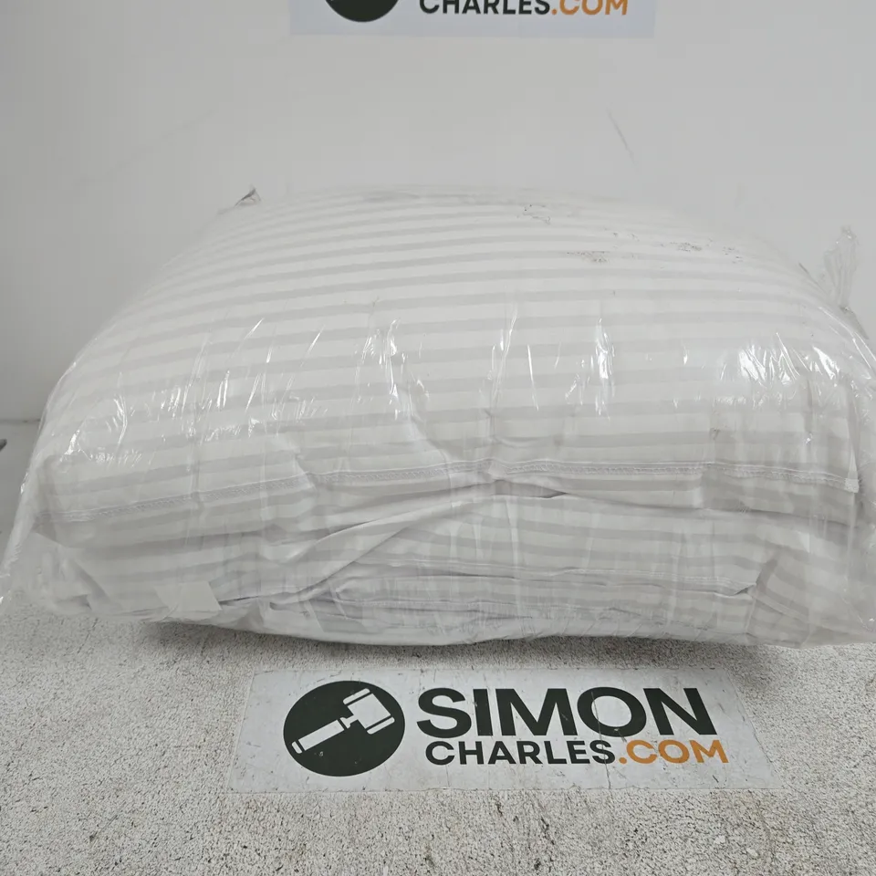 WHITE STRIPED PILLOW TRIO SET 