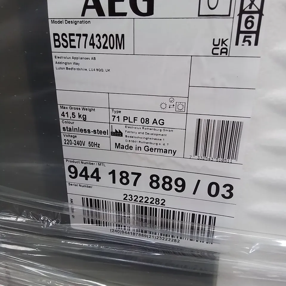 AEG 7000 SERIES INTEGRATED SINGLE OVEN WITH STEAMCRISP & PYROLYTIC CLEANING Model BSE774320M
