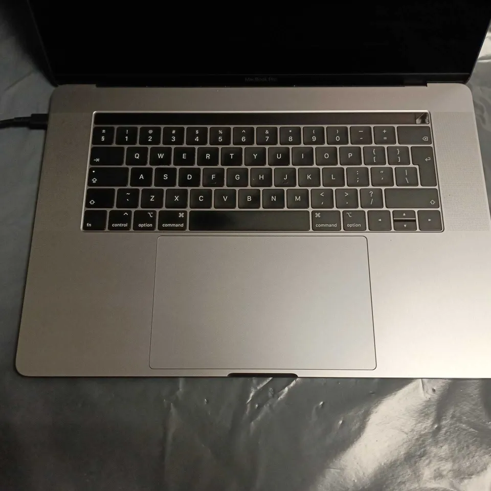 UNBOXED APPLE MACBOOK PRO 13-INCH LAPTOP IN SILVER - A1990