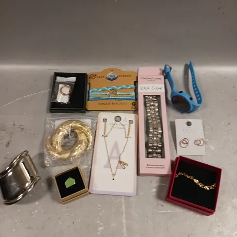 APPROXIMATELY 20 ASSORTED JEWELLERY PRODUCTS TO INCLUDE NECKLACES, RINGS, BRACELETS ETC