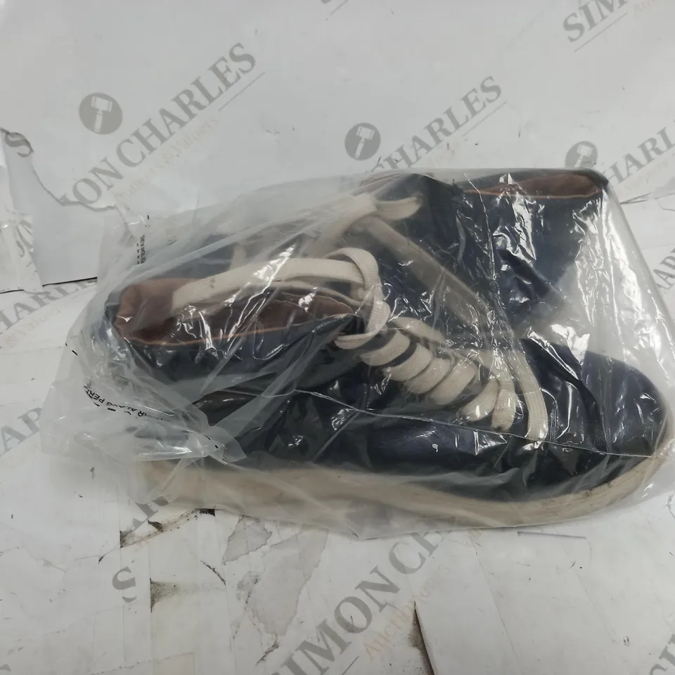 UNBOXED PAIR OF STRIVE HIGH TOP ZIP TRAINER SIZE 6.5 