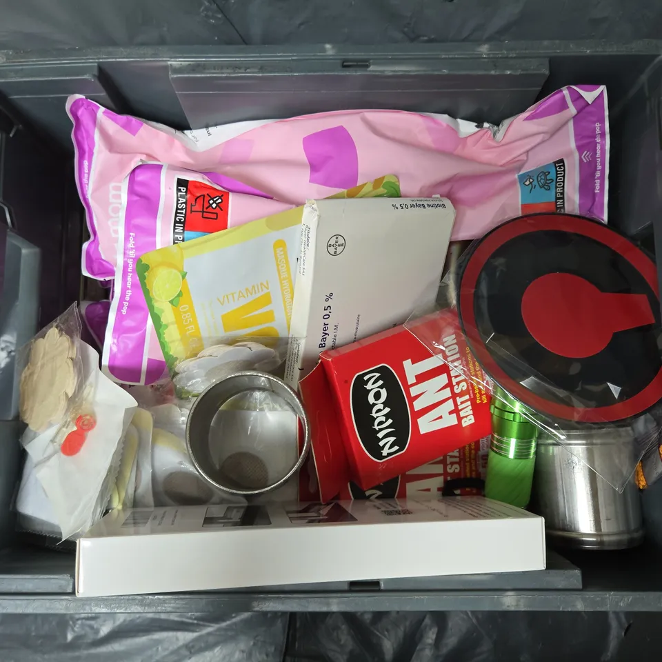APPROXIMATELY 20 ASSORTED HOUSEHOLD ITEMS TO INCLUDE WINDOW RESTRICTOR, ANGLE GRINDER SPINNER, ANT BAIT STATION, ETC 