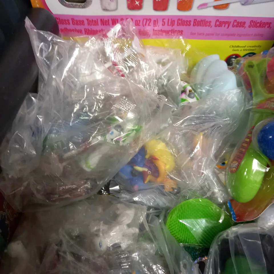 ASSORTED GAMES/TOYS APPROX 20+ ITEMS 