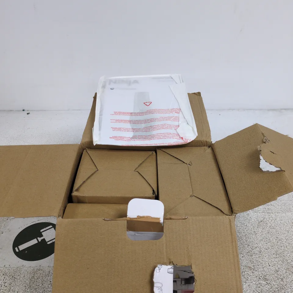 NINJA SMOOTHIE MAKER BOXED WITH INSTRUCTIONS