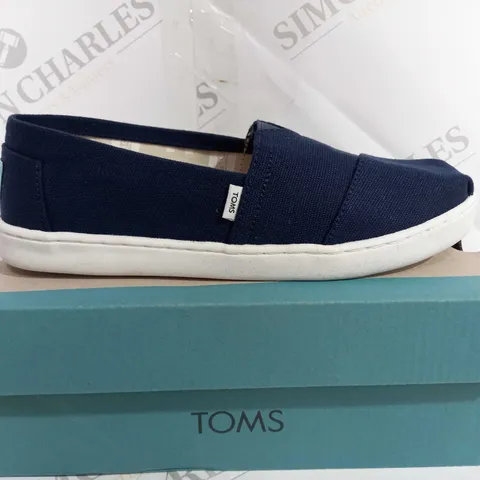 BOXED TOMS ALPARGATA NAVY CANVAS - UK 2.5