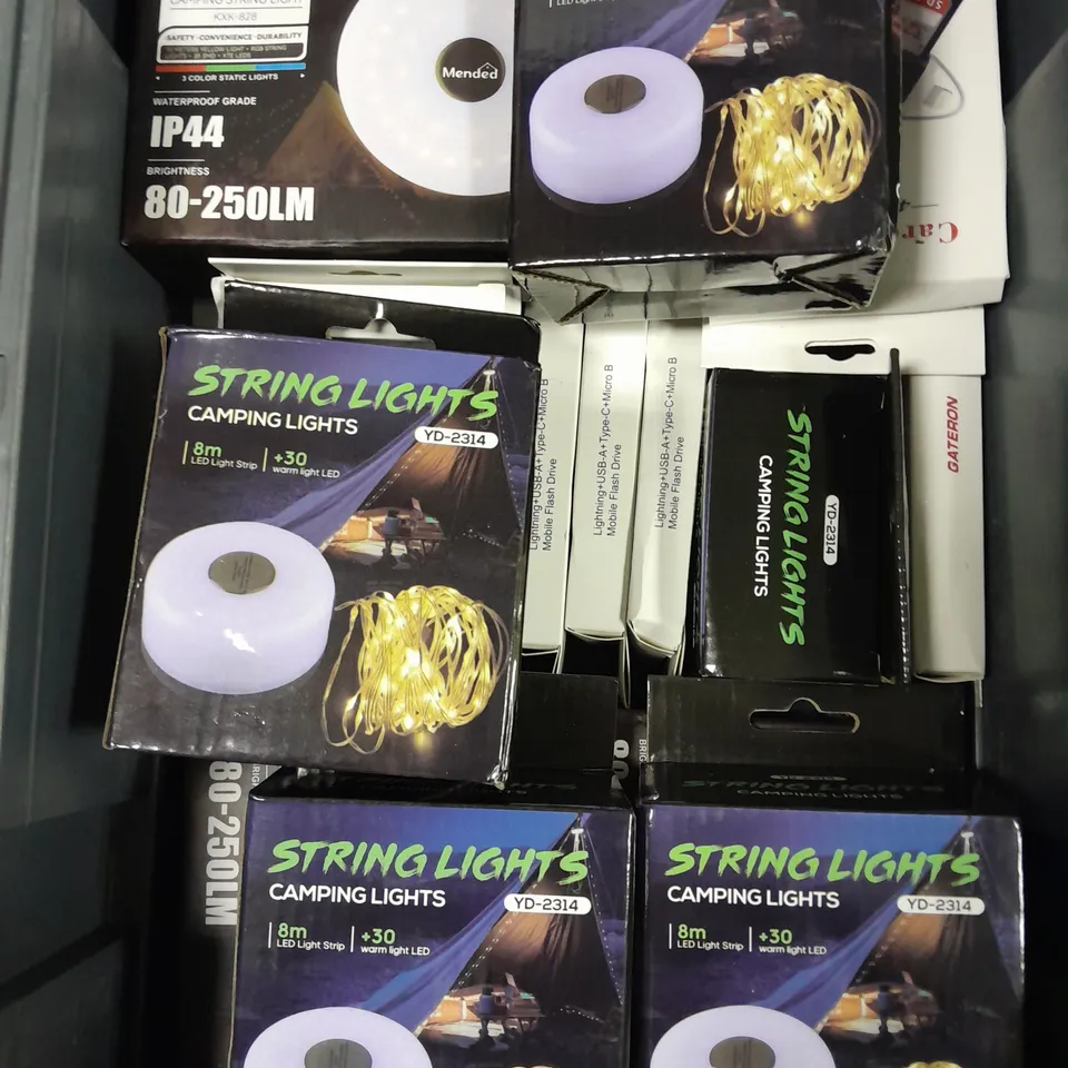 APPROXIMATELY 20 ASSORTED ELECTRICAL PRODUCTS TO INCLUDE CAMPING LIGHTS, CARD READER, ELECTRIC PUMP ETC 