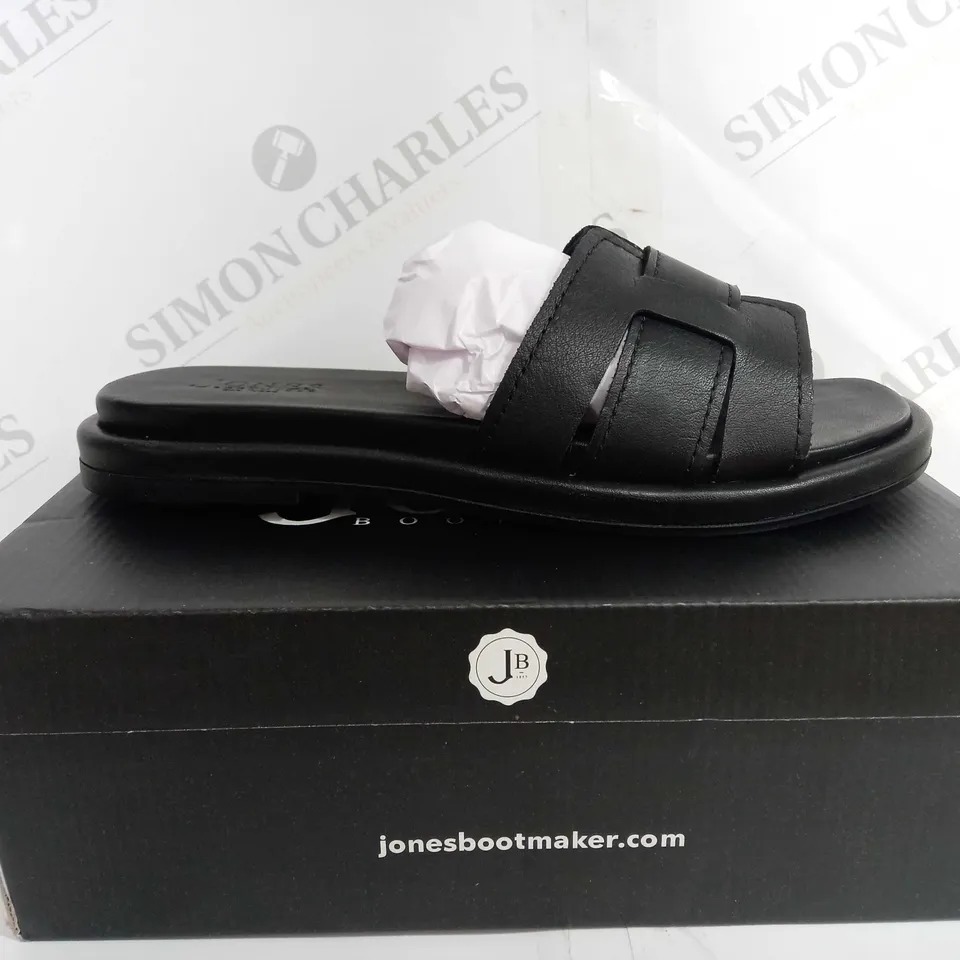 BOXED JONES BOOTMAKERS MORIAH SANDALS IN BLACK - UK 6 