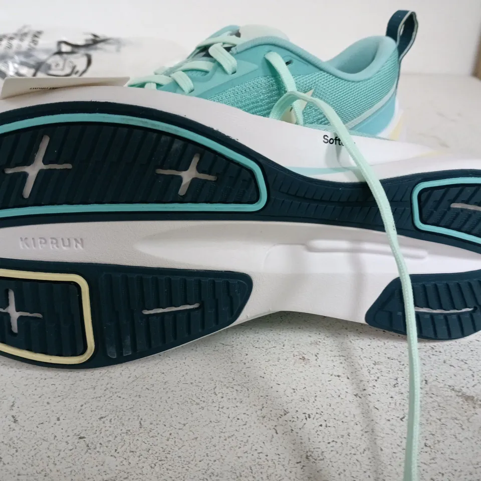KIPRUN TRAINERS SIZE 41