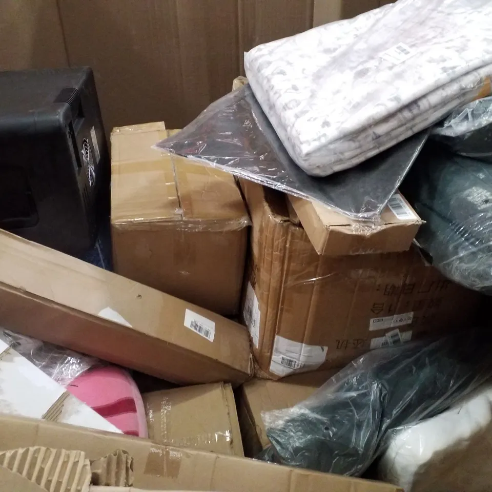 PALLET CONTAINING ASSORTED PRODUCTS INCLUDING PET BACKPACK, TRUNKI KIDS SUITCASE, HEATED THROW BLANKET, FOLDABLE MINI WASHER & BEDSIDE COMMODE 