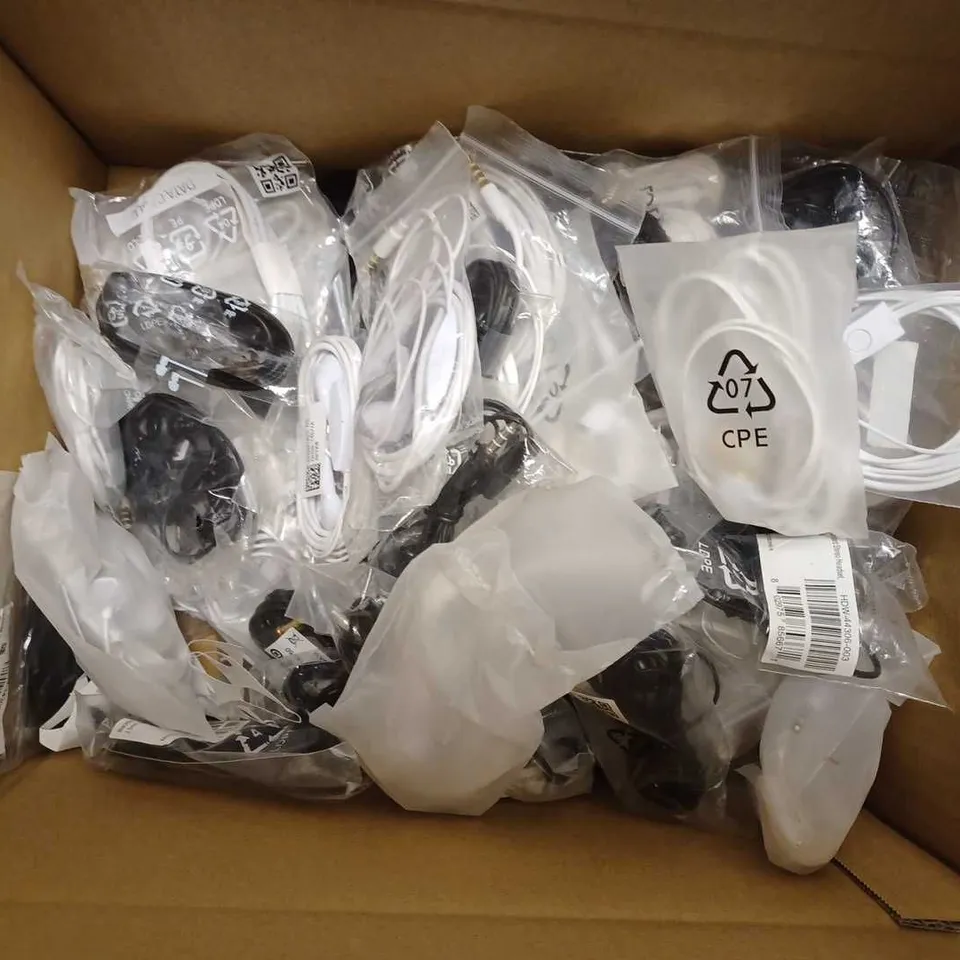 BOX OF APPROX 30 ASSORTED WIRED EARPHONES - WHITE/BLACK