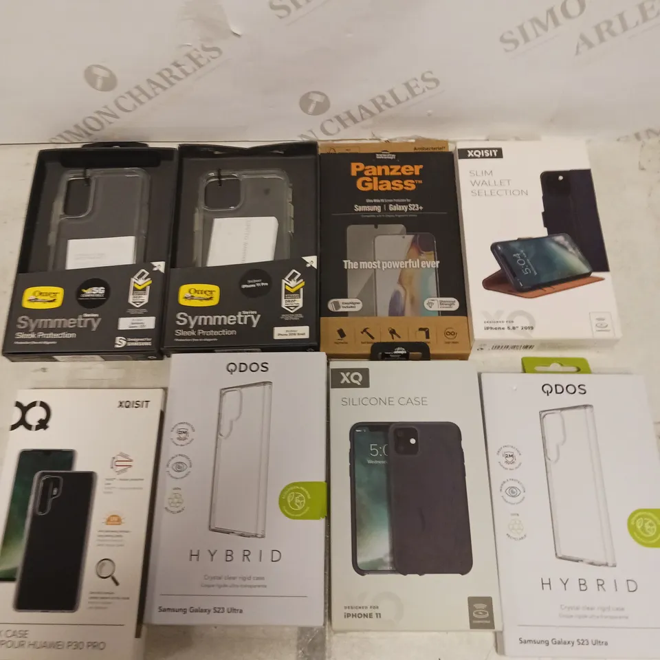 APPROXIMATELY 30 ASSORTED SMARTPHONE PROTECTIVE ACCESSORIES TO INCLUDE CASES & SCREEN PROTECTORS